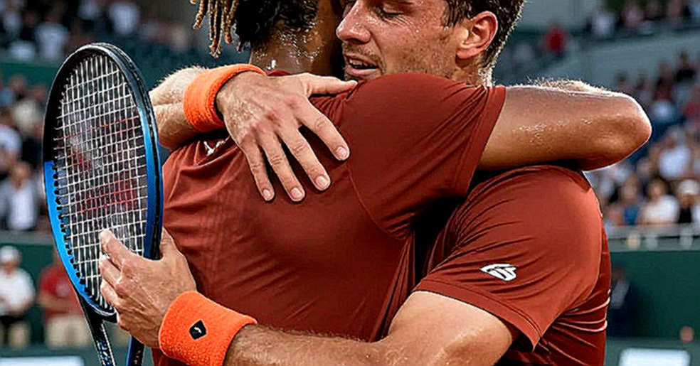 Alcaraz vào bán kết Japan Open sau khi Shapovalov bỏ cuộc vì chấn thương