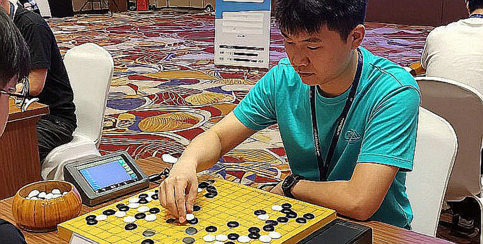 Từ Kasparov 2026 đến bài học 60 phút: khai cuộc Scotch và cái bẫy của ký ức tập thể