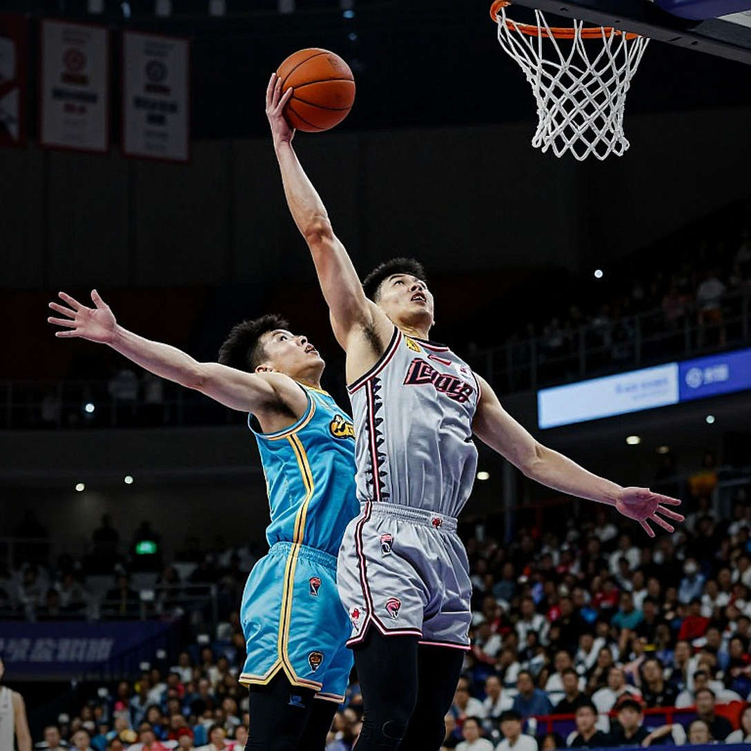 Trent Forrest: 'Saras Hiểu Rõ Anh Ấy Đang Nhìn Gì Và Nói Gì' Trent Forrest: 'Saras Hiểu Rõ Anh Ấy Đang Nhìn Gì Và Nói Gì'