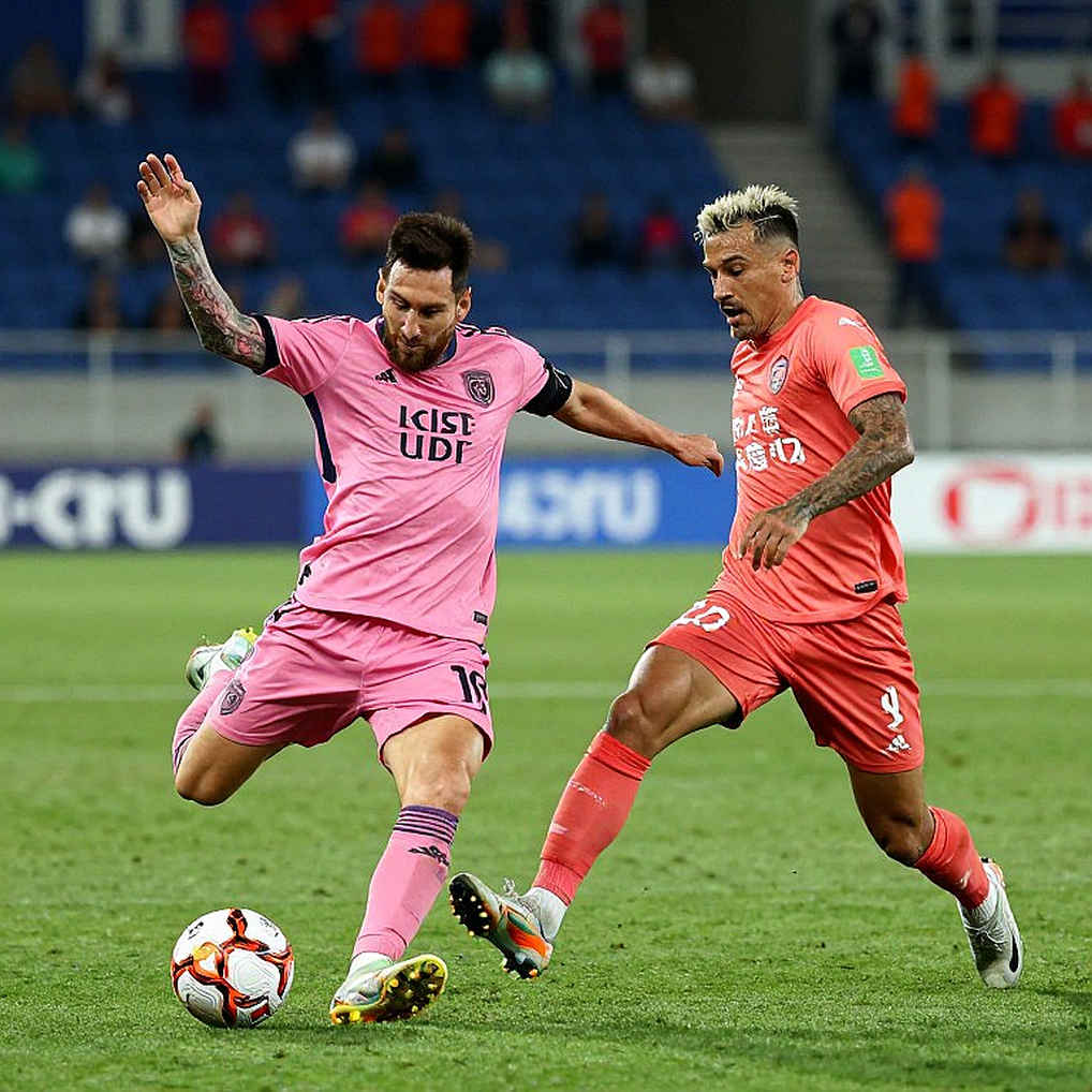 V.League và hóa đơn nhập tịch: Khoản lỗ nằm ngoài bảng điểm