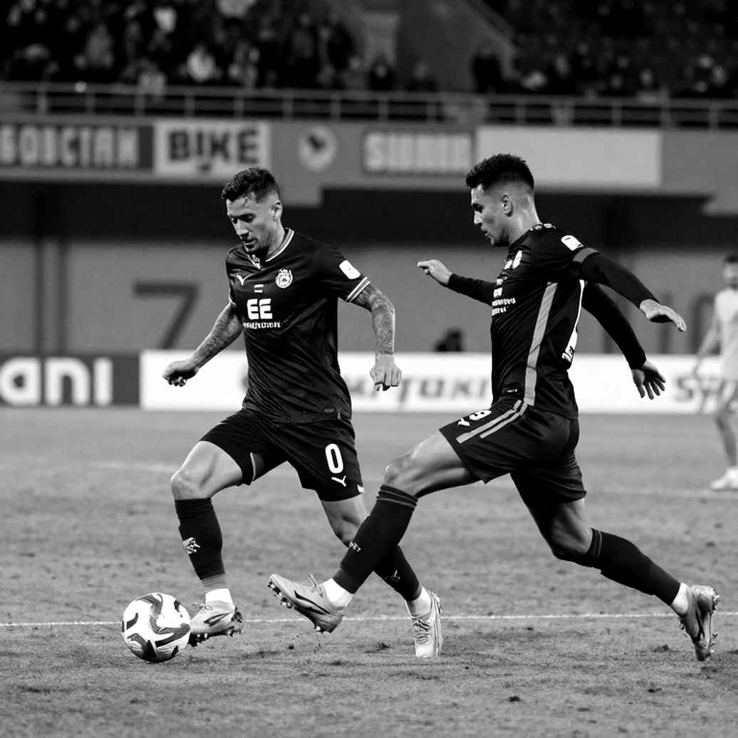 Thái Lan 2-0 Việt Nam: Khối phòng ngự thấp và cú sút xa phút thứ 10 của Yooyen